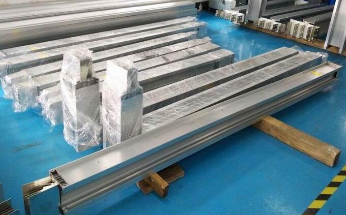 母線槽分類對比，密集絕緣型與空氣絕緣型的不同